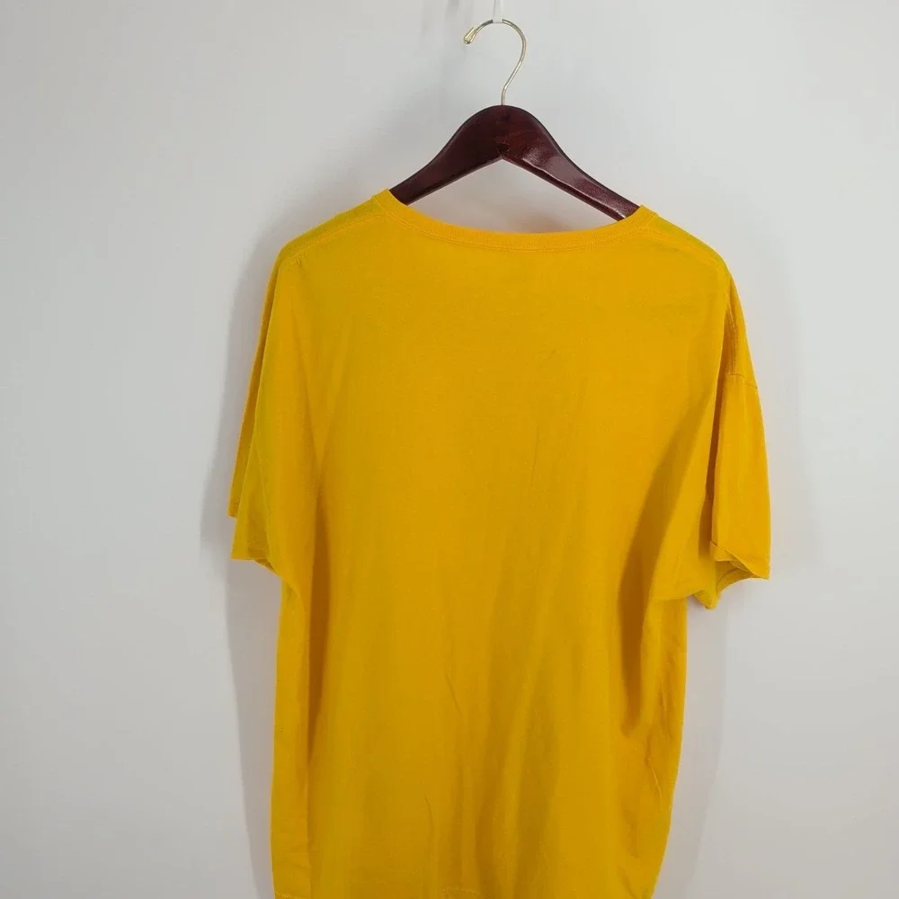 Los Angeles Lakers Basketball NBA Fruit Of The Loom Mens Yellow T-Shirt‎ Size XL
